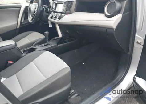 2015 Toyota Rav4 Le z USA, uszkodzony, nr VIN JTMBFREV1FD154217